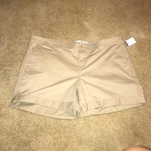 New khaki shorts